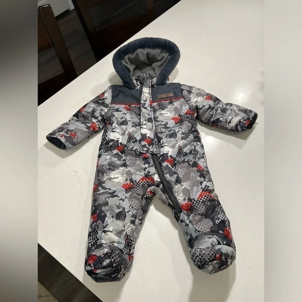 Wippette Hooded Snowsuit, Size Boys 6-9M Color (Camo) Gray